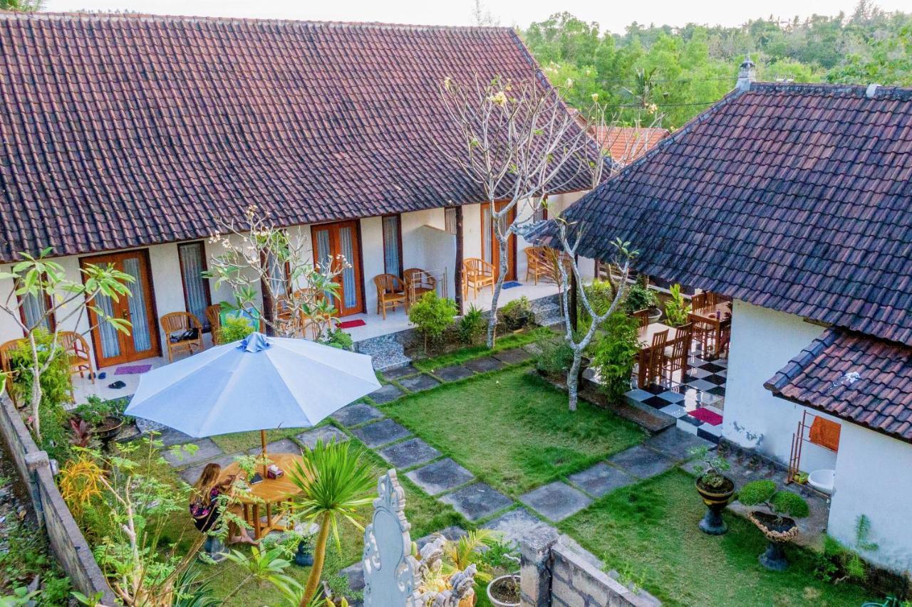Kamasanti Hostel Toyapakeh エクステリア 写真