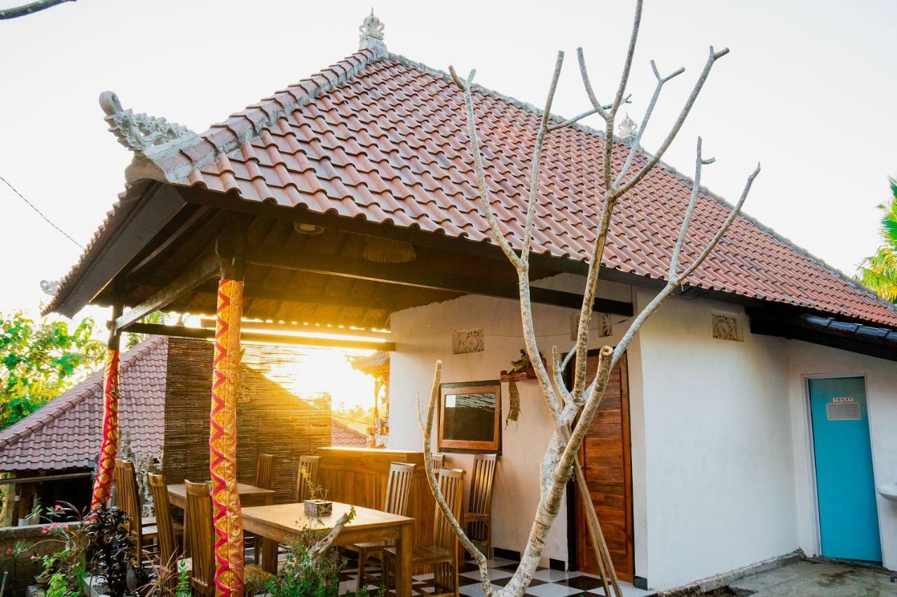 Kamasanti Hostel Toyapakeh エクステリア 写真