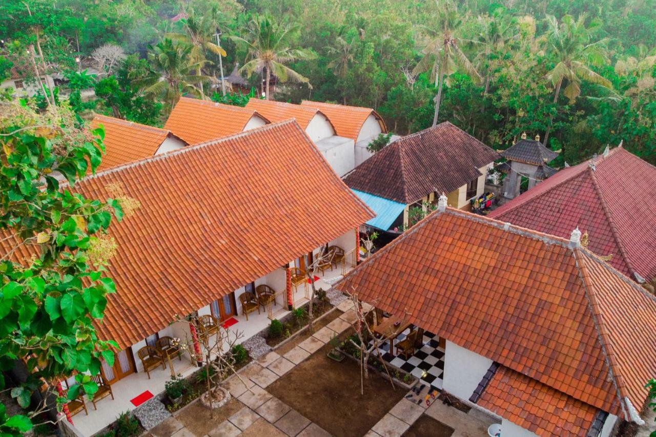 Kamasanti Hostel Toyapakeh エクステリア 写真