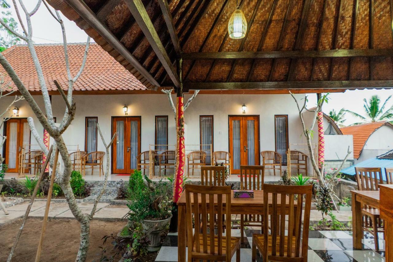 Kamasanti Hostel Toyapakeh エクステリア 写真