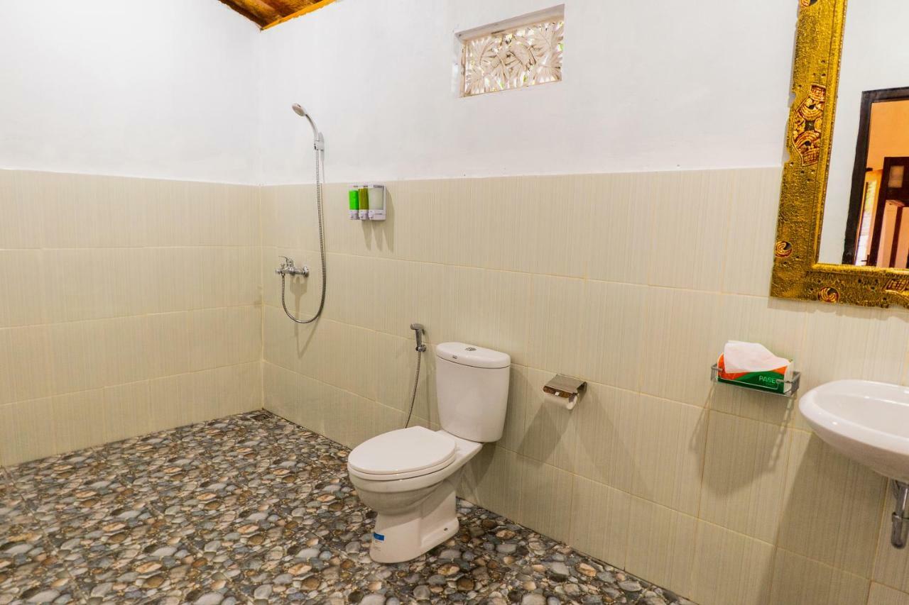 Kamasanti Hostel Toyapakeh エクステリア 写真